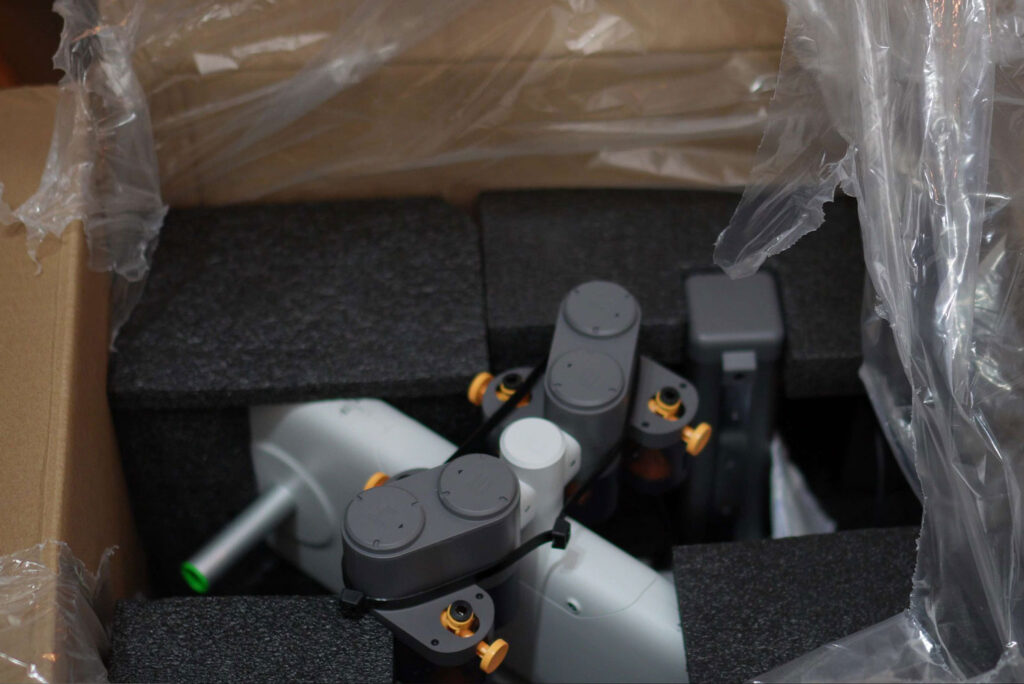 unboxing Bambu Lab A1 mini